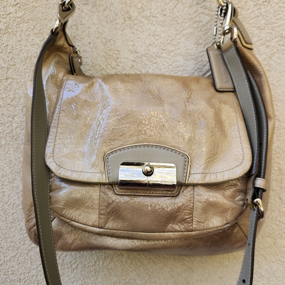 COACH Kristen Patent Leather Hobo Crossbody Bag Taupe Large 19299 - Picture 2 of 11